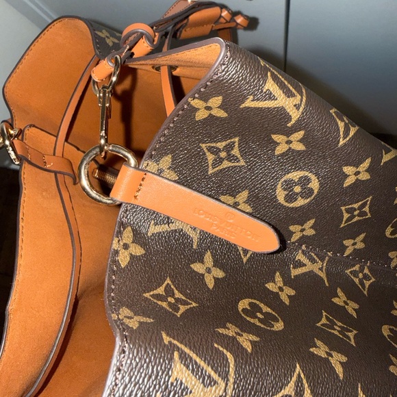 Brown checkered bucket bag - Picture 6 of 7